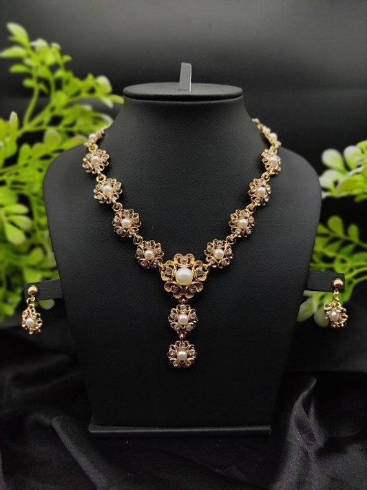 Imported Majestic Pearl Flower Necklace Set 🌸✨ - Mega Bazzar Pk
